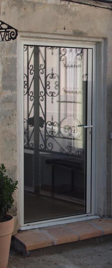 Le 26 Appartement Nîmes Buitenkant foto